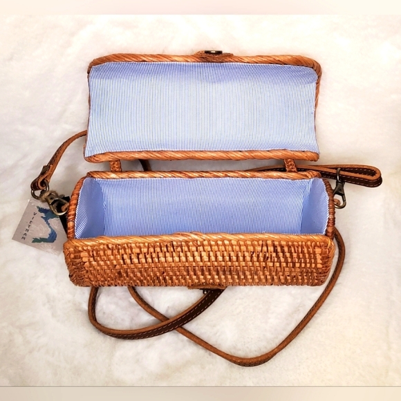 Vietnam Genuine Leather Handcrafted Straw Rattan Crossbody Purse - Picture 2 of 9